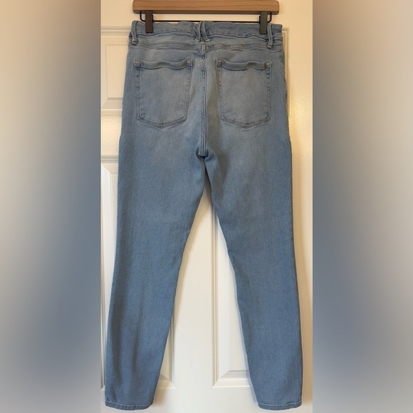 Good American Light wash button fly Jeans Size 12 - Picture 2 of 10